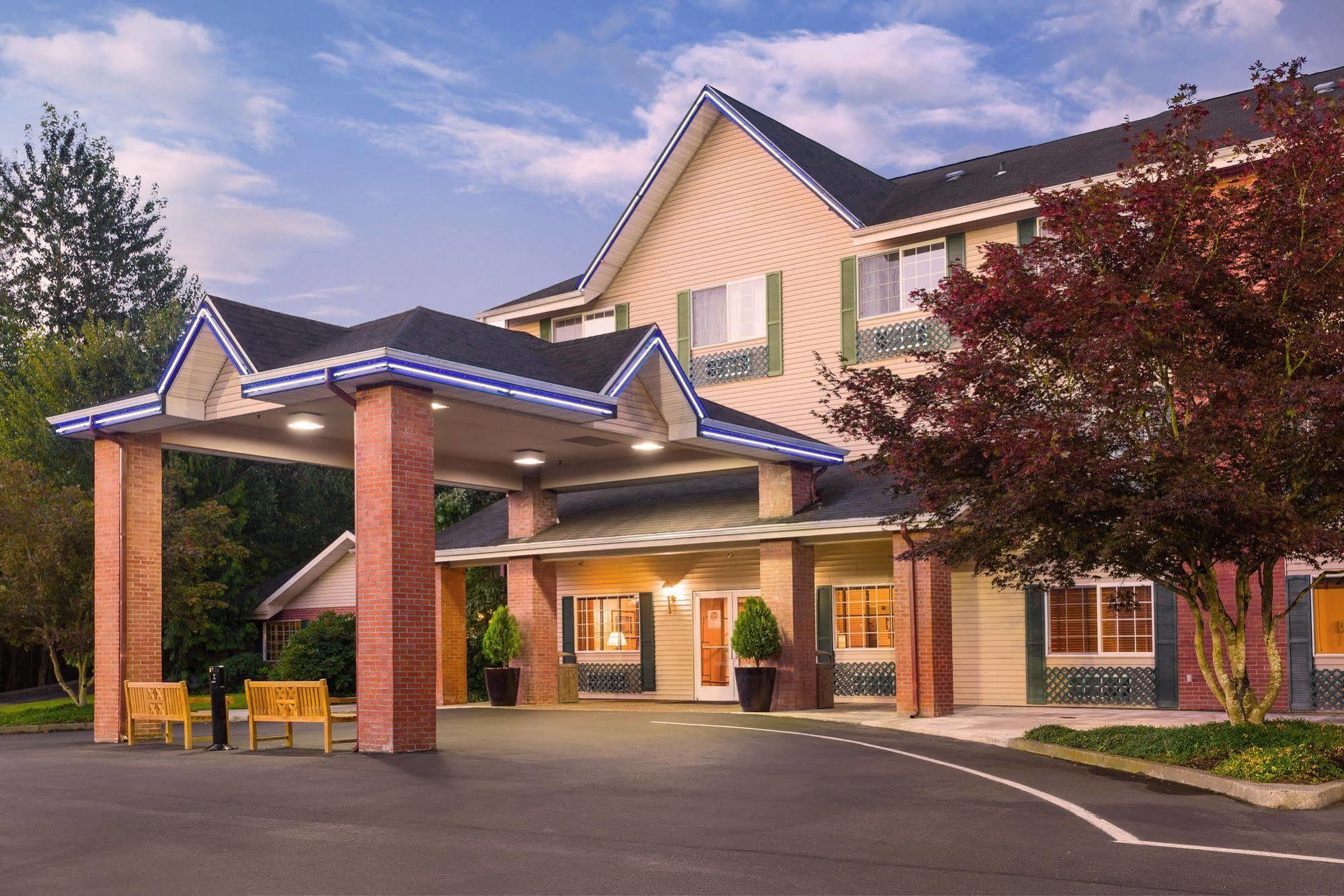 Comfort Inn & Suites Tualatin - Lake Oswego South Bagian luar foto